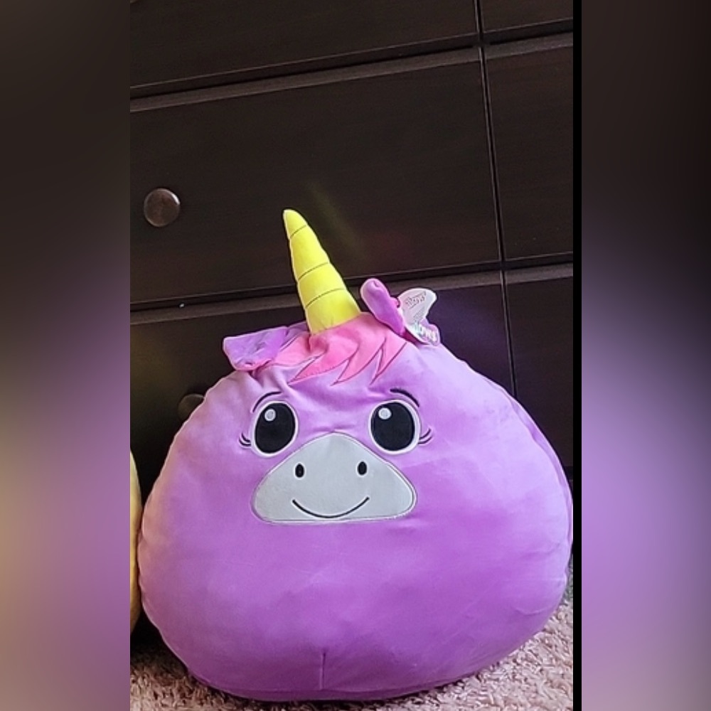 Mushmellow pillow super cute in great condition barely used